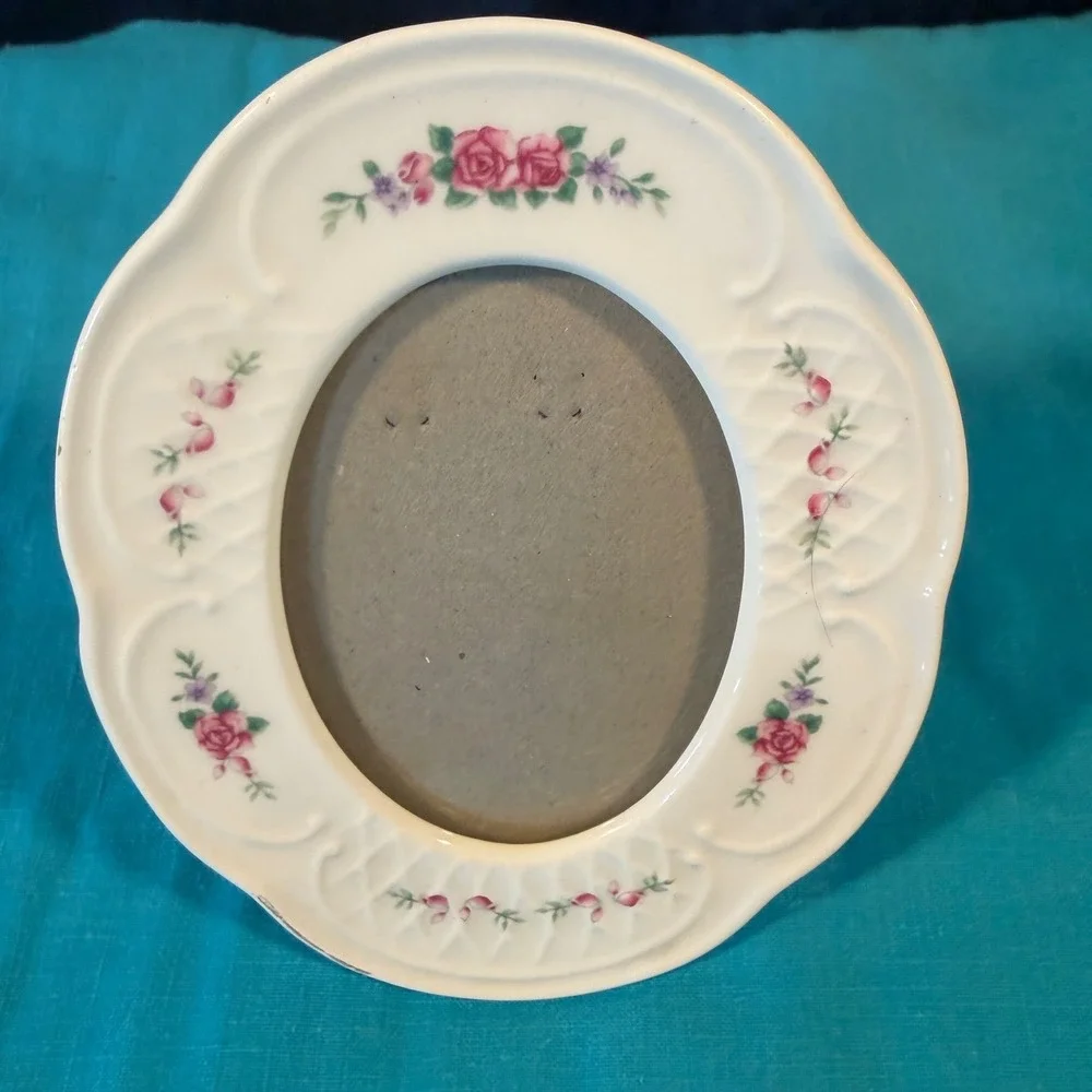 Vintage Floral Ceramic Oval Picture Frame Pink Roses Scalloped Edge Cottagecore